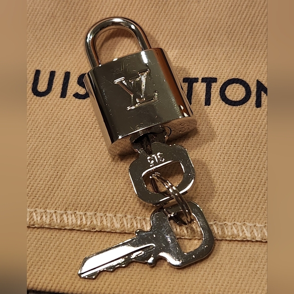 Louis Vuitton Silver Padlock with Key - Picture 2 of 3